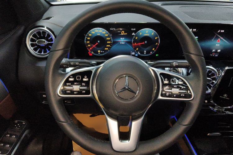 Used Mercedes-Benz GLB 2023 Refreshed GLB 200 Dynamic Edition Steering Wheel