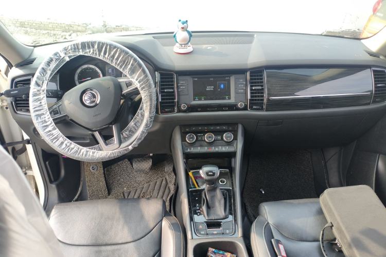 Used Skoda Kodiaq 2017 TSI330 7-Seater Two-Wheel-Drive Luxury Edition Center Console