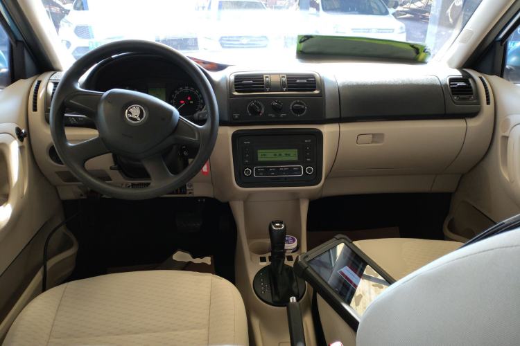 Used Skoda Fabia 2014 1.4L Automatic Crystal Edition