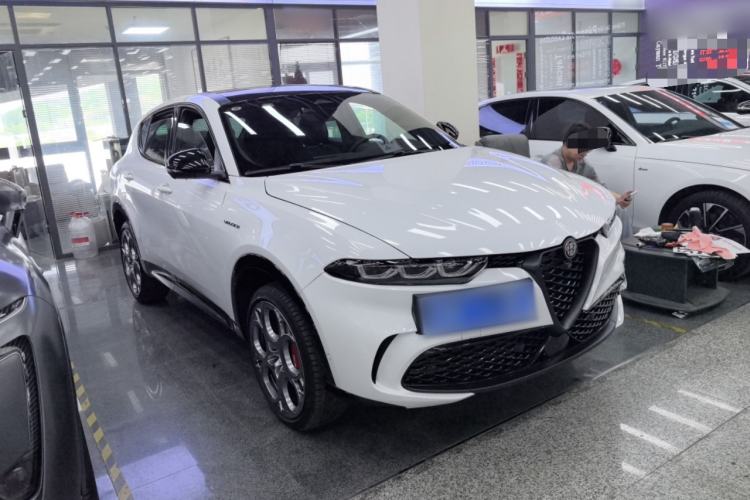 Used Alfa Romeo Tonale 2023 2.0T 268HP AWD Veloce Track Edition
