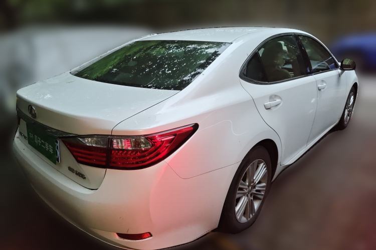 Used Lexus ES 2013 250 Elegant Edition Rear Right 45 Deg
