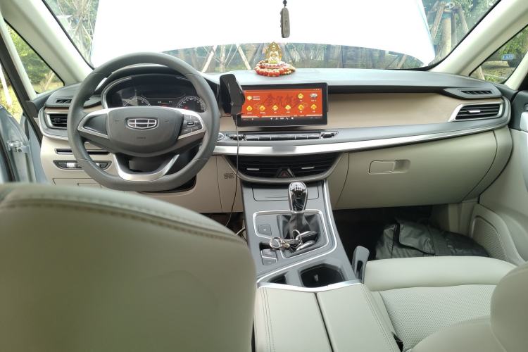 Used Geely Auto Jiajie 2019 1.5TD Manual Comfort Model Center Console