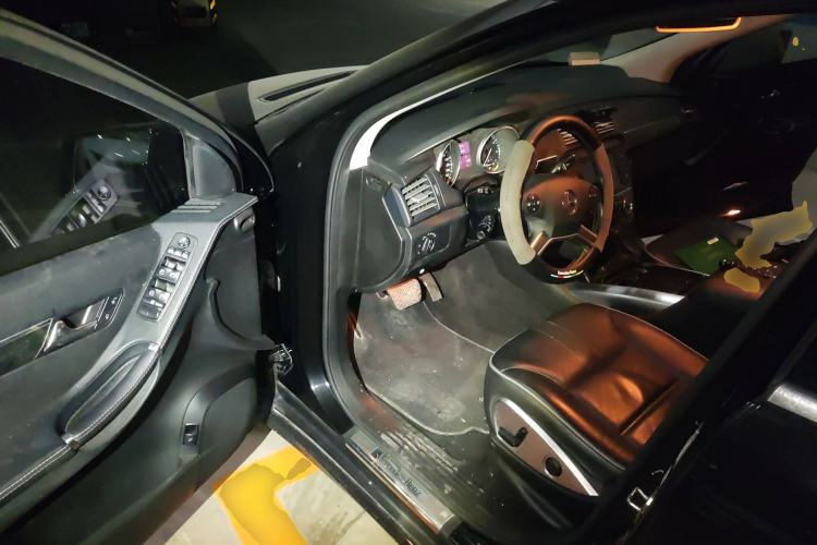 Used Mercedes-Benz R-Class 2017 R 320 4MATIC Business Edition Prestige Model Driver Seat