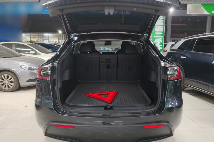 Used Tesla Model Y 2024 Long-Range All-Wheel-Drive Version