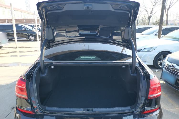 Used Volkswagen Passat 2017 330TSI DSG Luxury Edition
