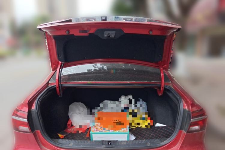 Used Roewe i6 2020 PLUS 1.6L CVT 4G Connected Glory Flagship Edition
