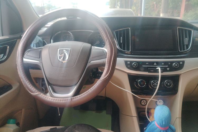 Used Baojun 730 2016 1.5L Manual Comfort Version 7 Seats China V Emission Standard Steering Wheel