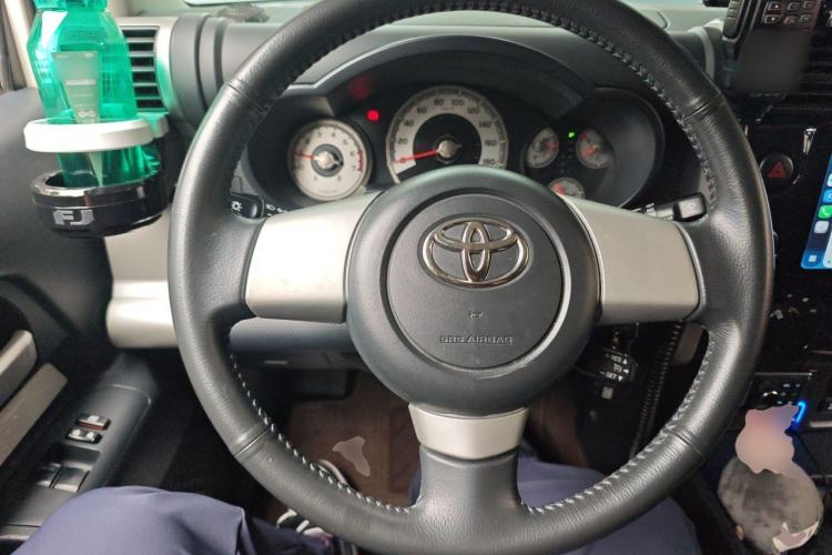 Used Toyota FJ Cruiser 
