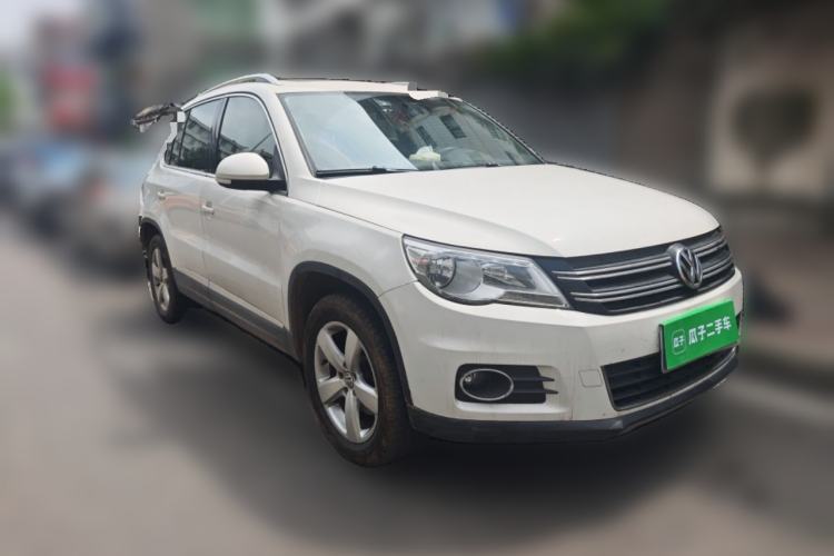 Used Volkswagen Tiguan 2010 1.8 TSI Automatic Two-Wheel Drive Trend Edition Front Right 45 Deg