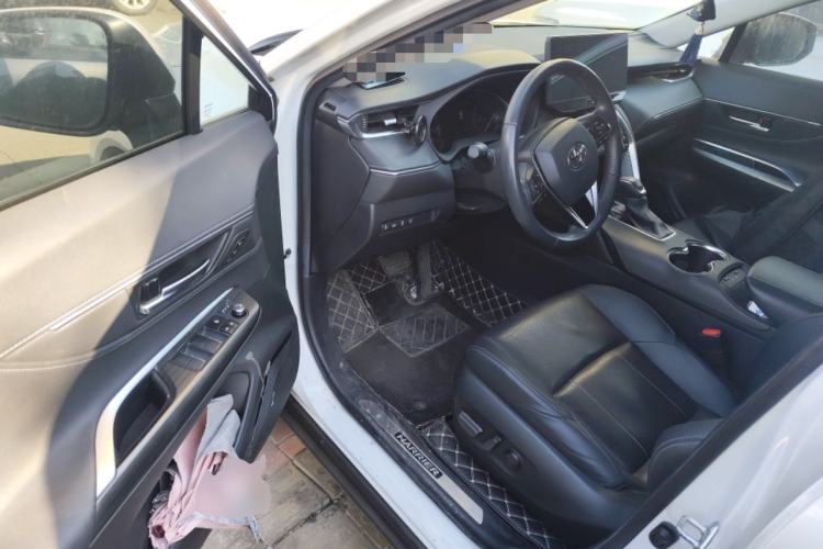 Used Toyota Harrier 2022 2.0L CVT Two-Wheel Drive Deluxe Edition
