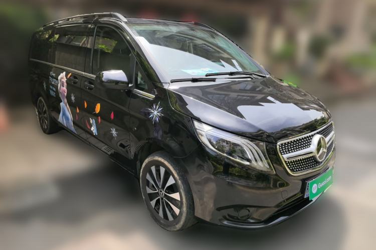 Used Mercedes-Benz Vito 2021 2.0T Elite Version 7 Seats Front Right 45 Deg