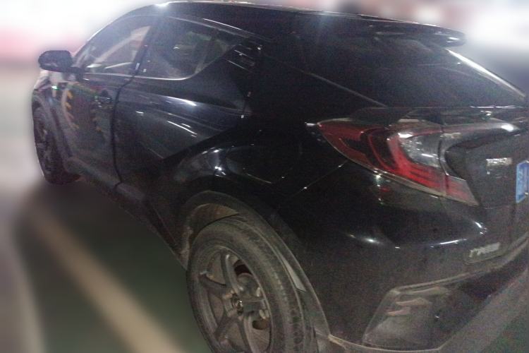 Used Toyota C-HR 2018 2.0L Luxury Sunroof Version China VI Standard