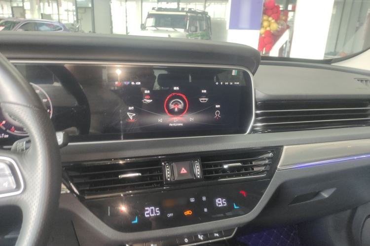 Used Hongqi HS5 2022 Facelifted Version 2.0T Smart Connect Flagship All-Wheel-Drive Edition