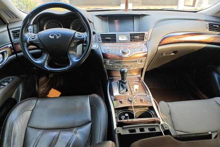 Used Infiniti Q70 2013 Q70L 3.5L Hybrid Luxury Edition Center Console