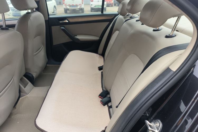 Used Volkswagen Santana 2015 1.6L Manual Comfort Edition
