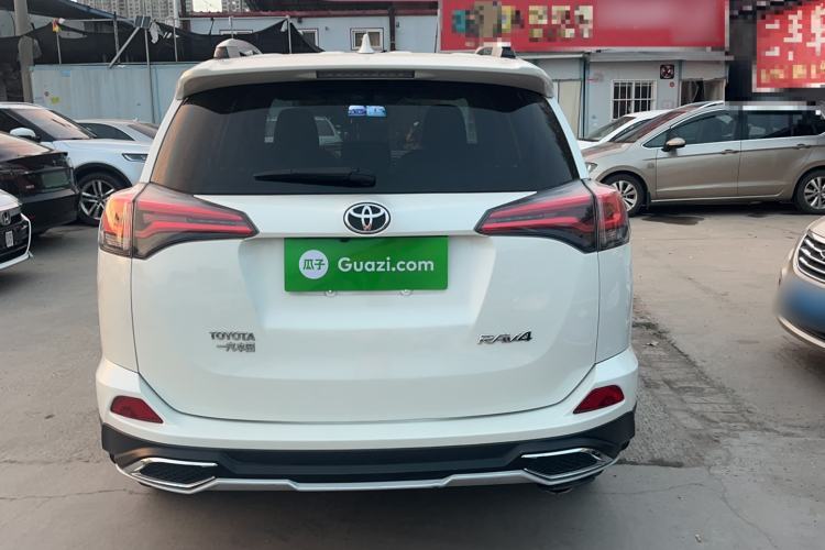 Used Toyota RAV4 2016 2.0L CVT Two-Wheel Drive Fashion Edition China V Standard Exterior 5