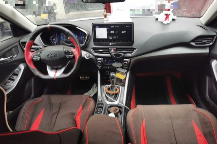 Used Hyundai Lafesta 2019 280TGDi Smart Speed Version China VI Standard Center Console