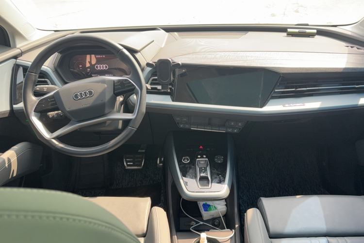 Used Audi Q5 e-tron 2023 40 e-tron Starry Edition Luxury Package Center Console