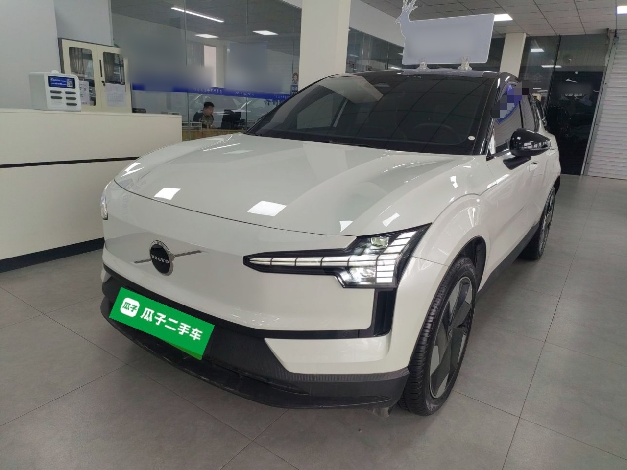 Used Volvo EX30 2025 Rear-Drive Long-Range Plus Model for Sale - Cheap ...