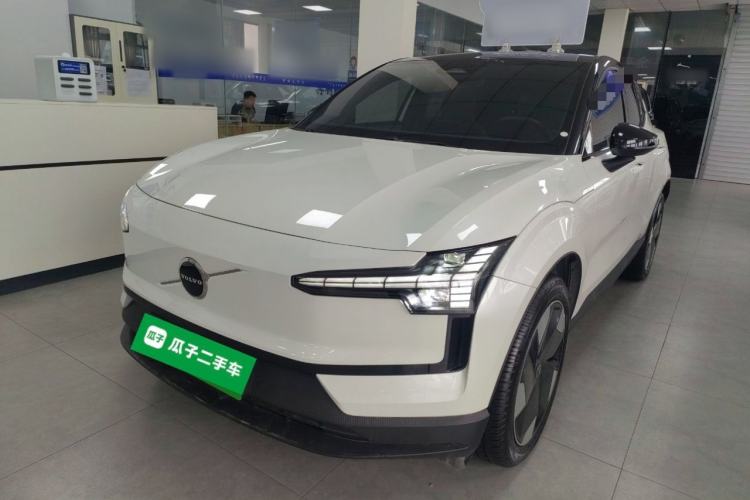 Used Volvo EX30 2025 Rear-Drive Long-Range Plus Model