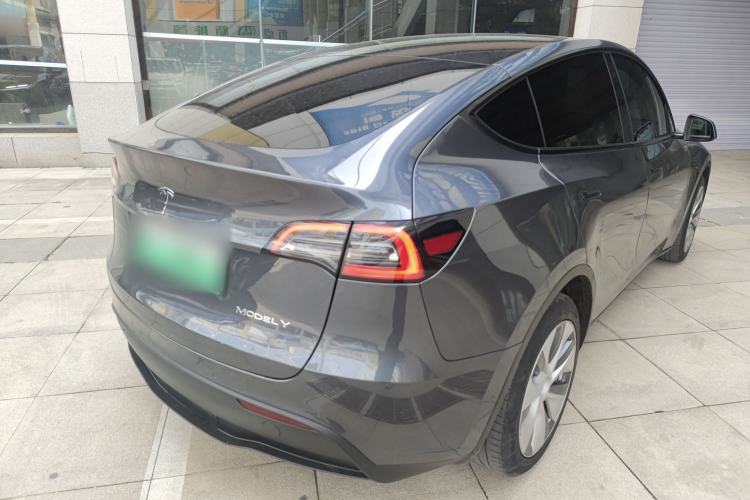 Used Tesla Model Y 2021 Long-Range All-Wheel-Drive Version
