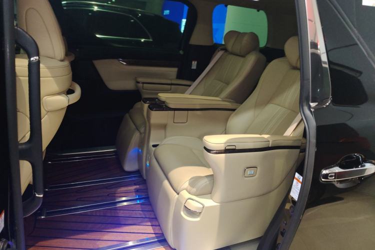 Used Toyota Vellfire 2021 Crown Dual-Engine 2.5L HV Supreme Edition
