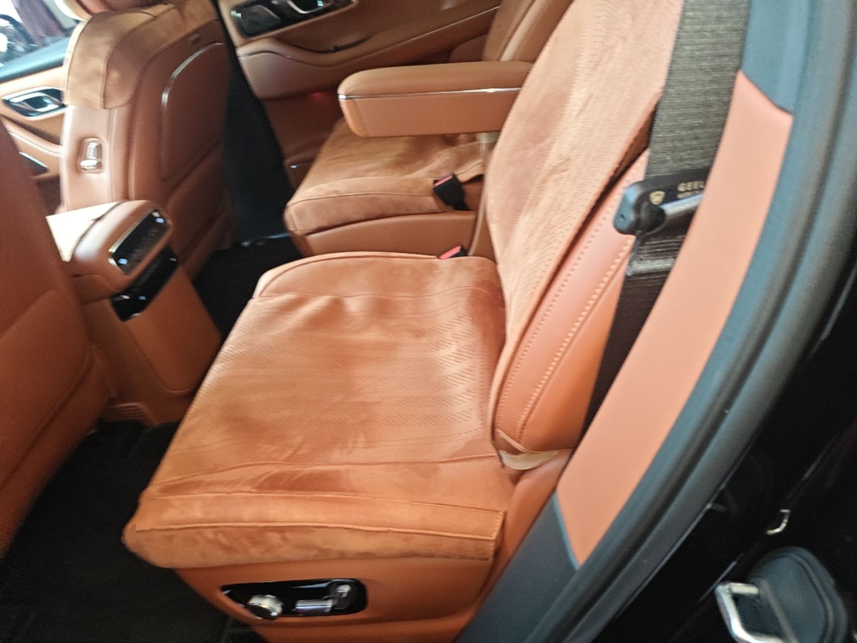 Geely Galaxy M9 2025 Model 230km Two-Wheel-Drive Exploration Edition — снимка 20