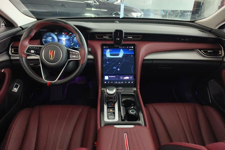 Used Hongqi H5 2024 2.0T Automatic Smart Connect Flagship Edition Center Console