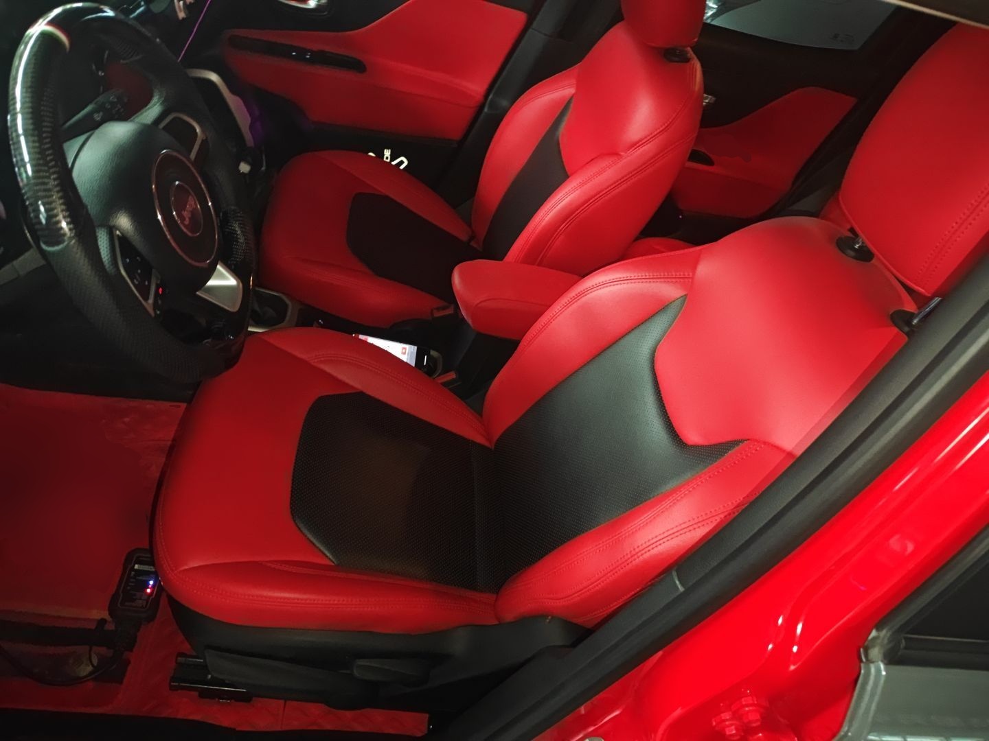 المقاعد الأمامية داخل السيارة