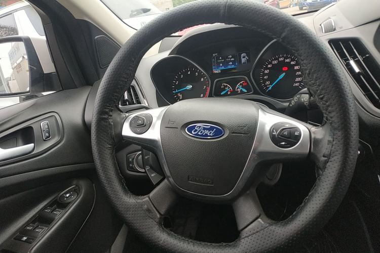 Used Ford Kuga 2015 2.0L GTDi Four-Wheel-Drive Sport Model
