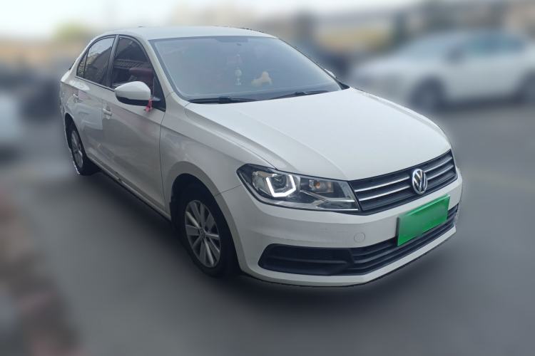 Used Volkswagen Santana 2016 1.4L Manual Fashion Edition Front Right 45 Deg