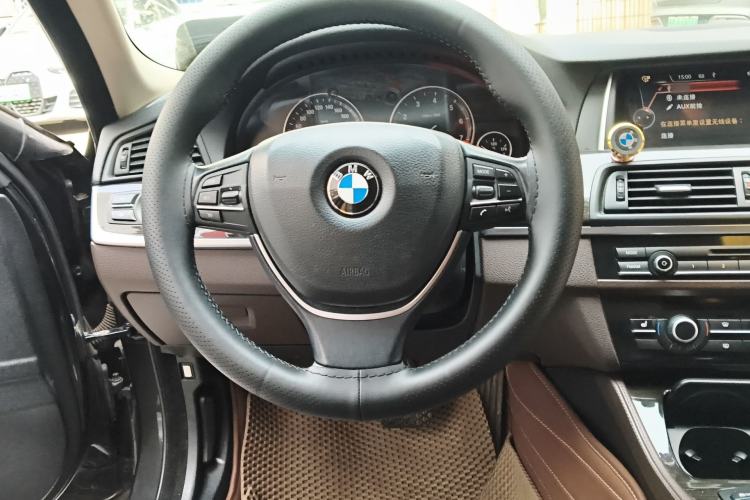 Used BMW 5 Series 2014 525Li Luxury Design Package Steering Wheel
