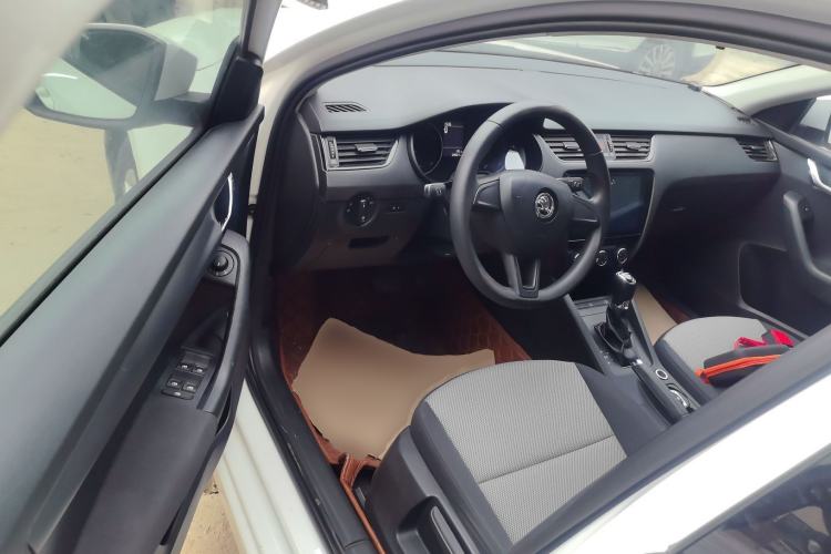 Used Skoda Octavia 2017 Classic Model 1.6L Automatic Standard Edition