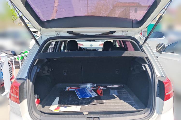 Used Volkswagen Golf 2016 230TSI Automatic Luxury Version Trunk