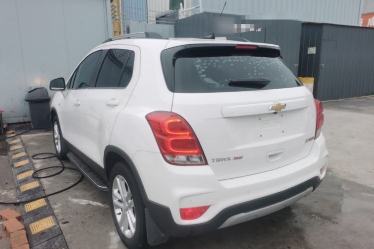 Used Chevrolet Trax 2017 1.4T Automatic Two-Wheel Drive Luxury Version Exterior 2