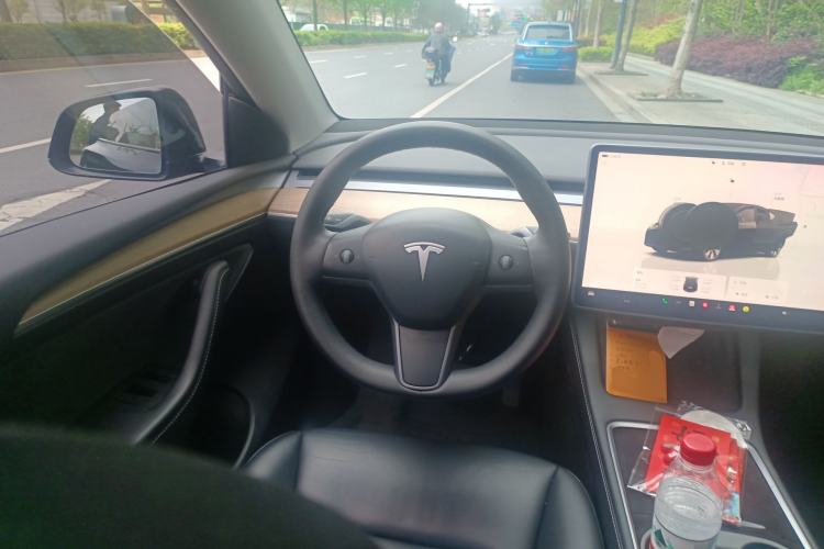 Used Tesla Model Y 2022 Rear-Wheel-Drive Version
