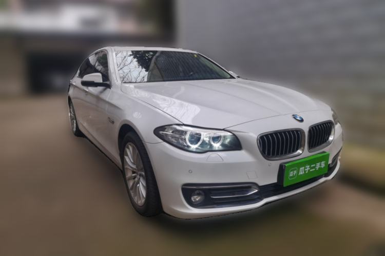 Used BMW 5 Series 2017 525Li Leading Model Front Right 45 Deg