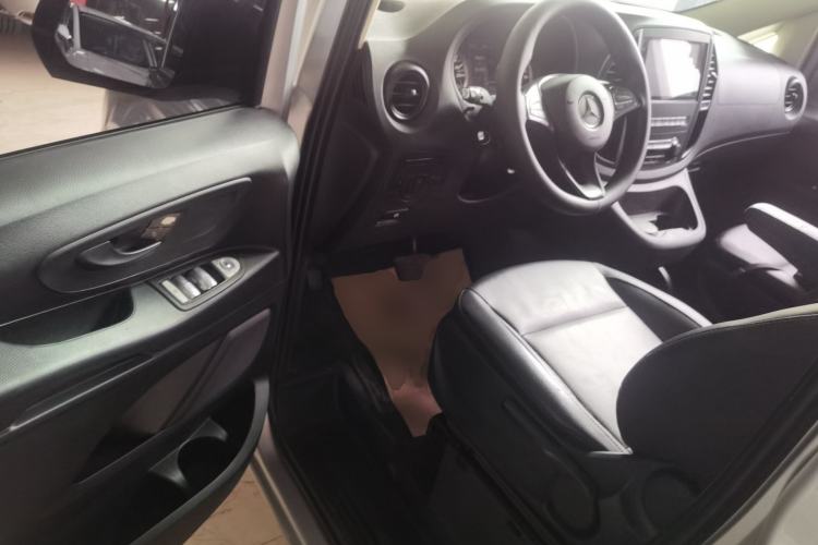 Used Mercedes-Benz Vito 2016 2.0T Elite Version 9-seater Driver Seat