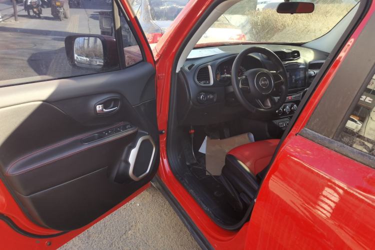 Used Jeep Renegade 2017 180T Automatic High-Energy Version
