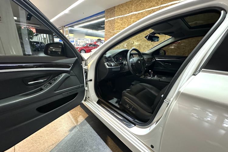 Used BMW 5 Series 2014 525Li Leading Model