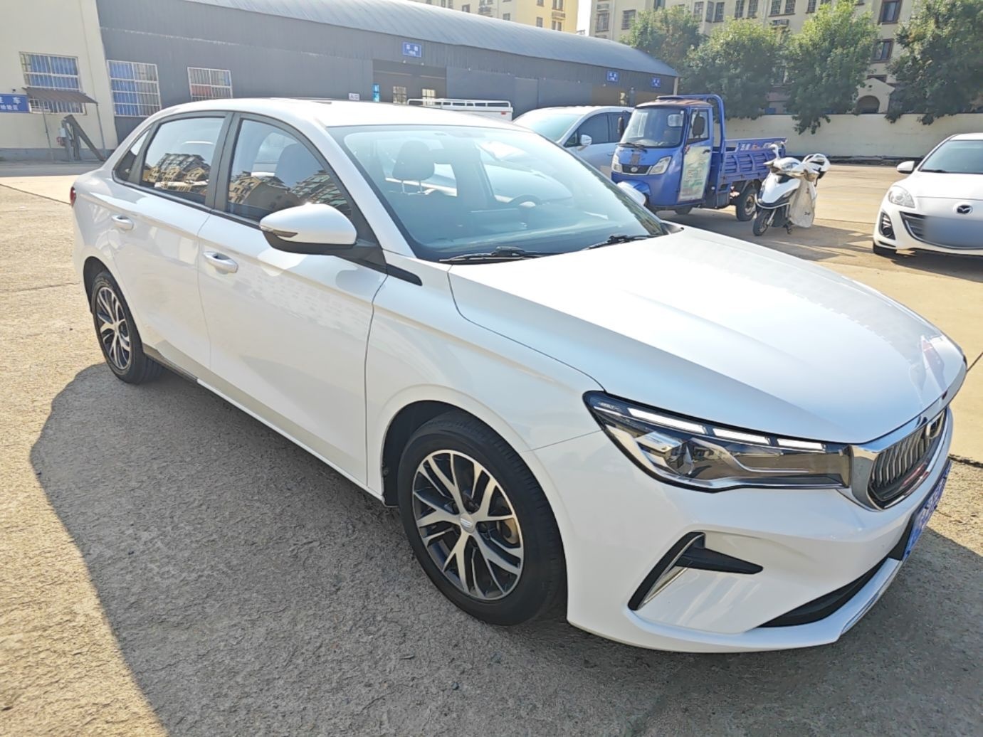 Geely Auto Emgrand 2022 4th Generation 1.5L CVT Elite Model — снимка 3