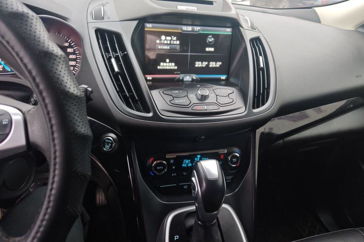 Used Ford Kuga 2015 2.0L GTDi Four-Wheel-Drive Sport Model