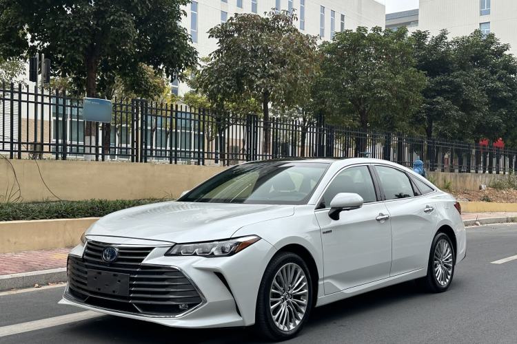 Used Toyota Avalon 2019 Dual-Engine 2.5L XLE Prestige Version China VI Standard