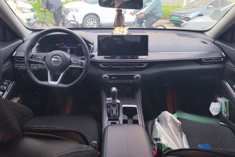 Used Nissan Teana 2022 2.0L XL-Upr Enjoyment Edition Center Console