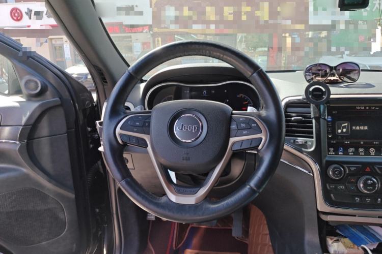 Used Jeep Grand Cherokee 2015 3.0TD Diesel Elite Navigation Edition Steering Wheel