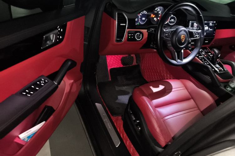 Used Porsche Cayenne 2019 Cayenne Coupé 3.0T Driver Seat