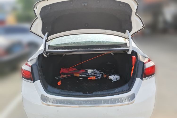 Used Chevrolet Cruze 2016 1.5L Automatic Luxury Edition Trunk