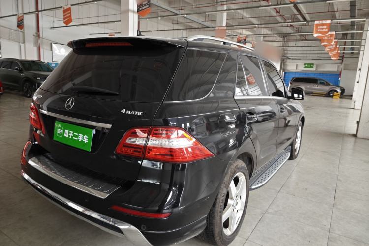 Used Mercedes-Benz M-Class 2014 ML 400 4MATIC Luxury Model Exterior 6