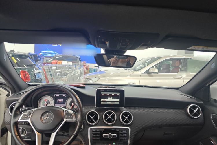 Used Mercedes-Benz A-Class 2015 A 200 Sport Edition Center Console