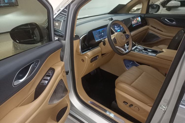 Used VOYAH Dream 2024 PHEV Extended-Range Premium Edition
